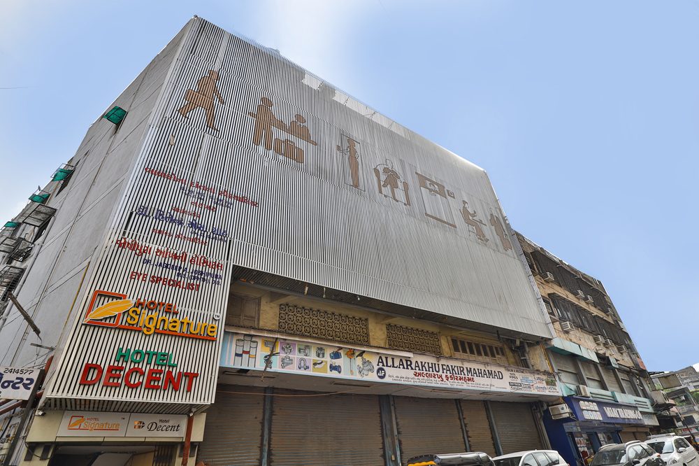 Hotel Signature Building Facade